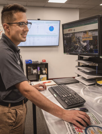 YSP_9664_IT-Help-Desk